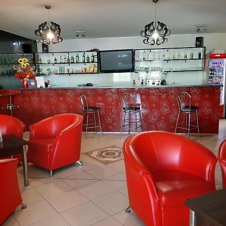 Spissky Stvrtok Restaurant And Pension Stenly מראה חיצוני תמונה