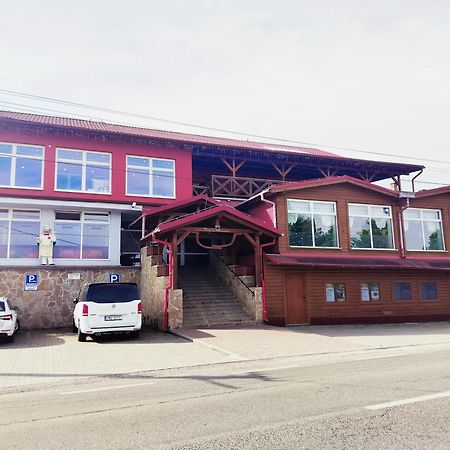 Spissky Stvrtok Restaurant And Pension Stenly מראה חיצוני תמונה