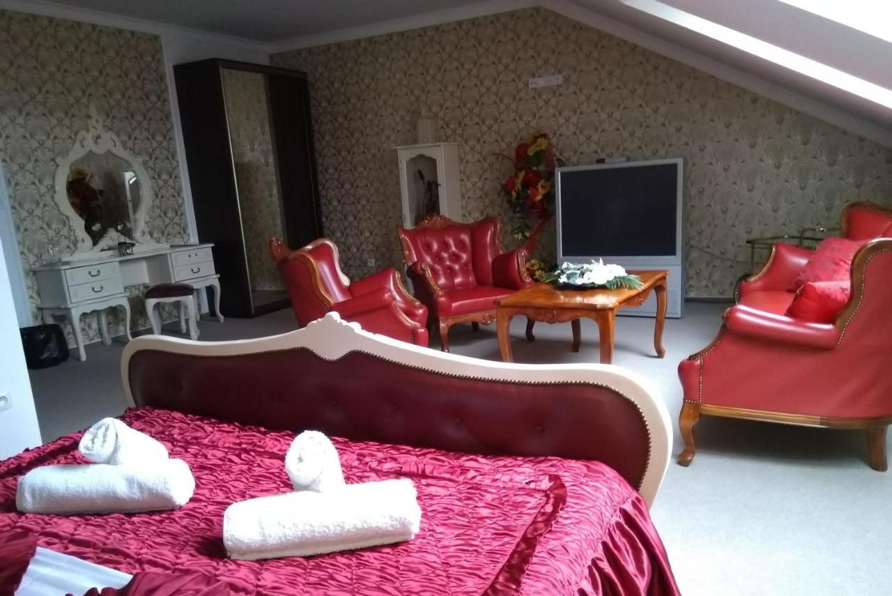 Spissky Stvrtok Restaurant And Pension Stenly מראה חיצוני תמונה