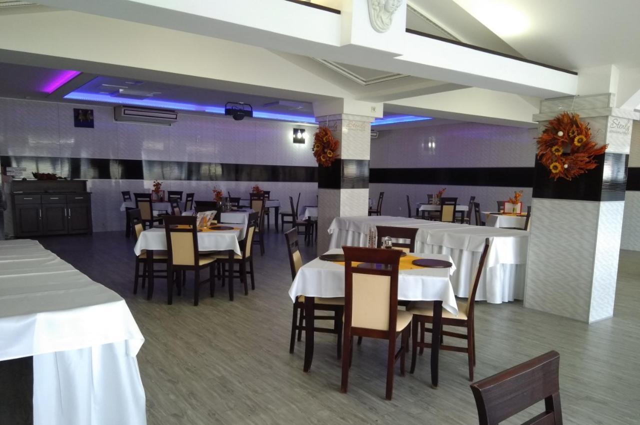 Spissky Stvrtok Restaurant And Pension Stenly מראה חיצוני תמונה