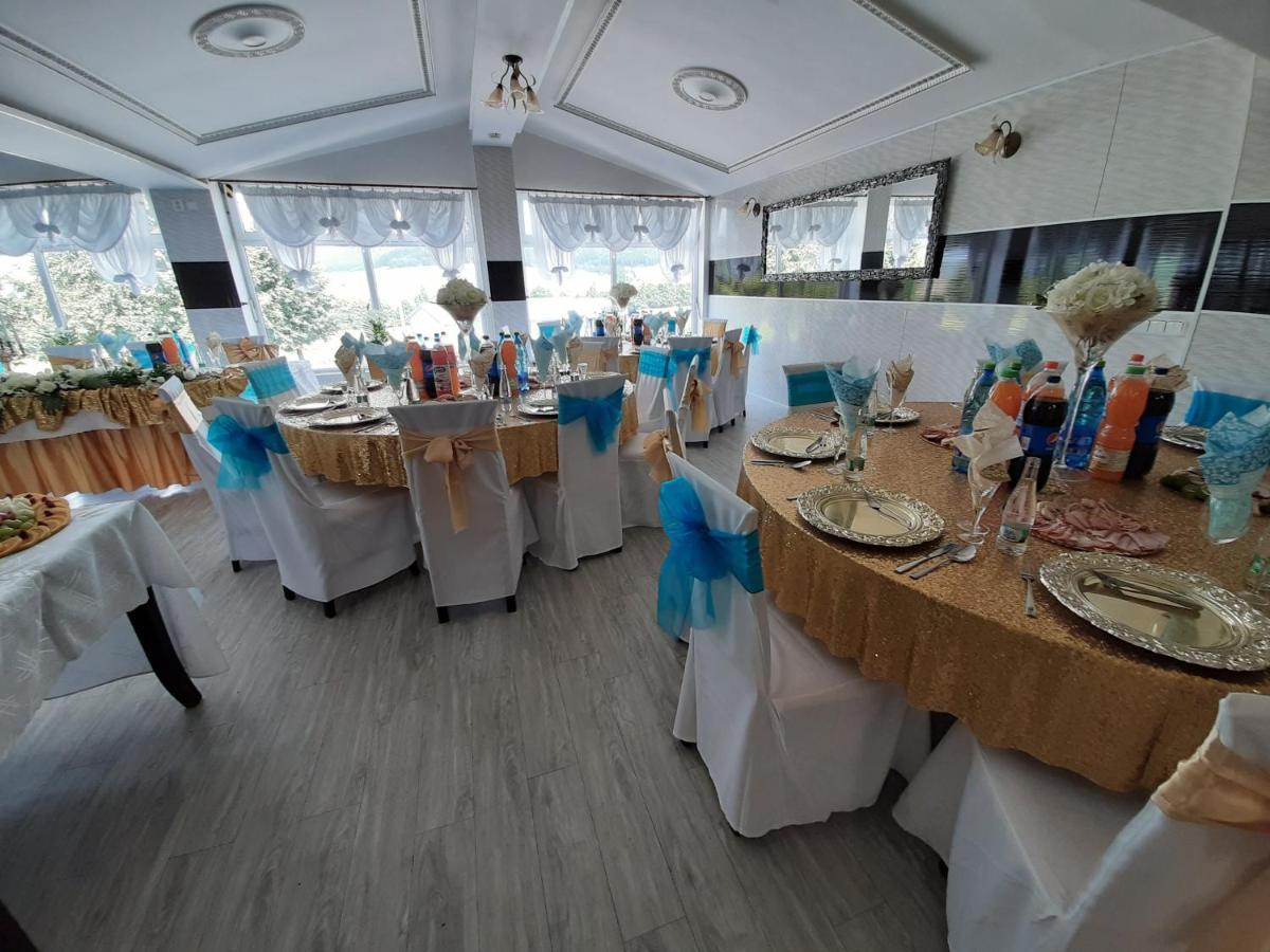 Spissky Stvrtok Restaurant And Pension Stenly מראה חיצוני תמונה