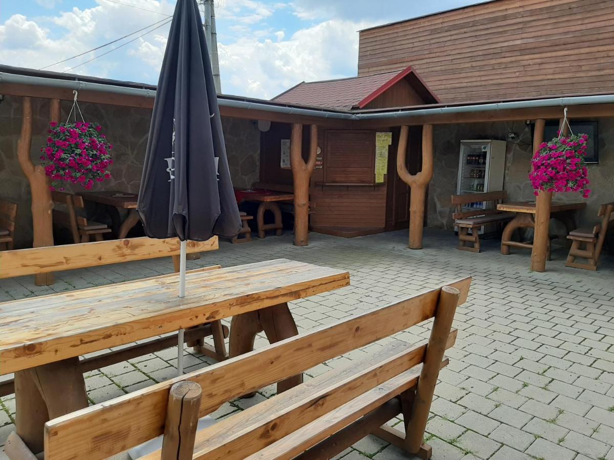 Spissky Stvrtok Restaurant And Pension Stenly מראה חיצוני תמונה