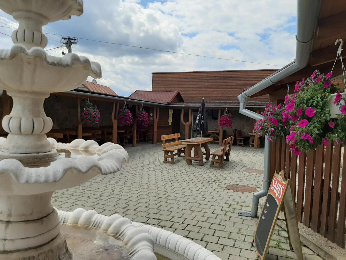 Spissky Stvrtok Restaurant And Pension Stenly מראה חיצוני תמונה